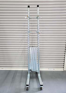 格納時の伸縮式パネルフィットスタンド